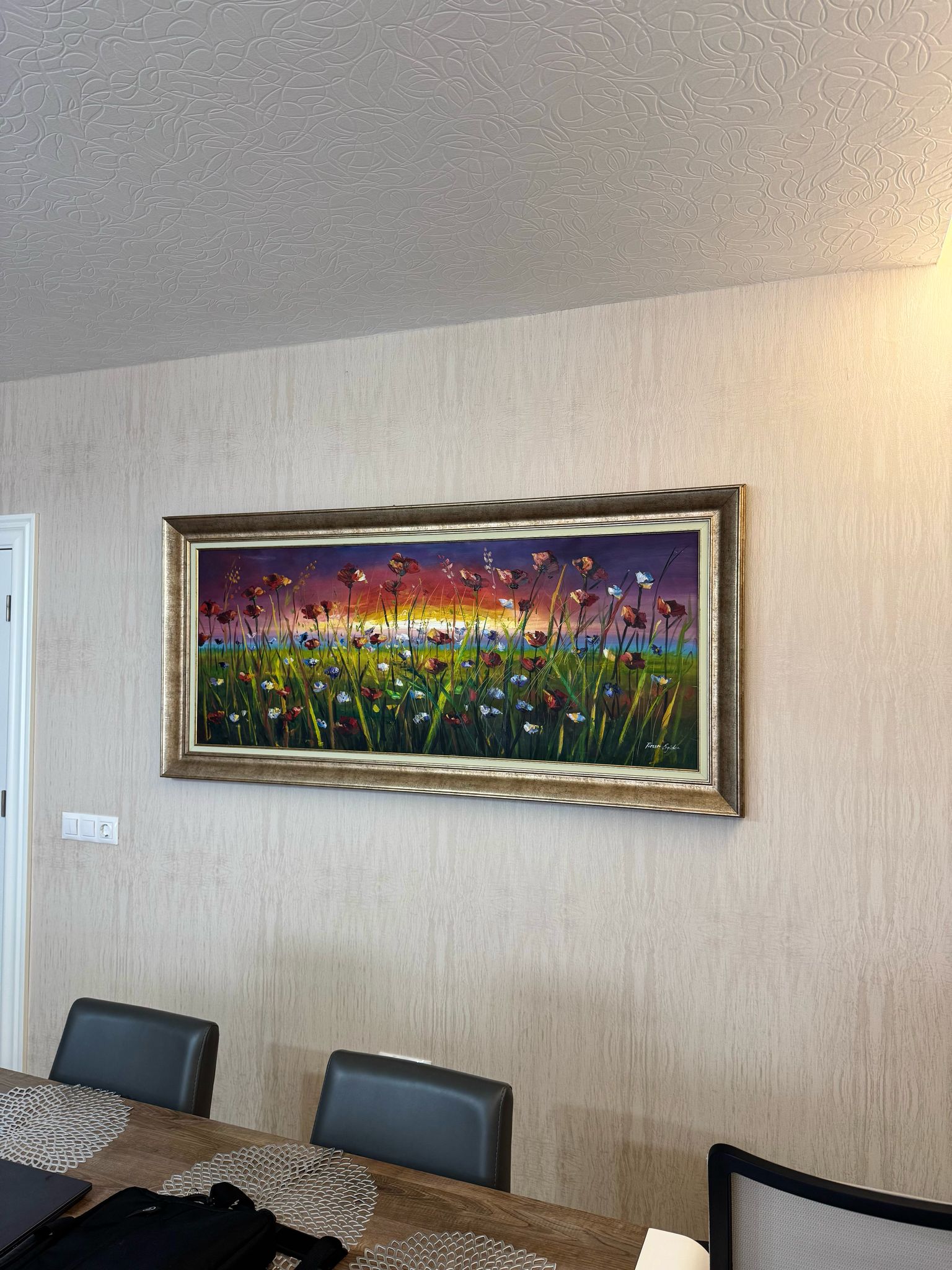 Sanat severimizin en güzel köşesinde yerini alan yağlı boya tablomuz. İyi günlerde kullanınız.