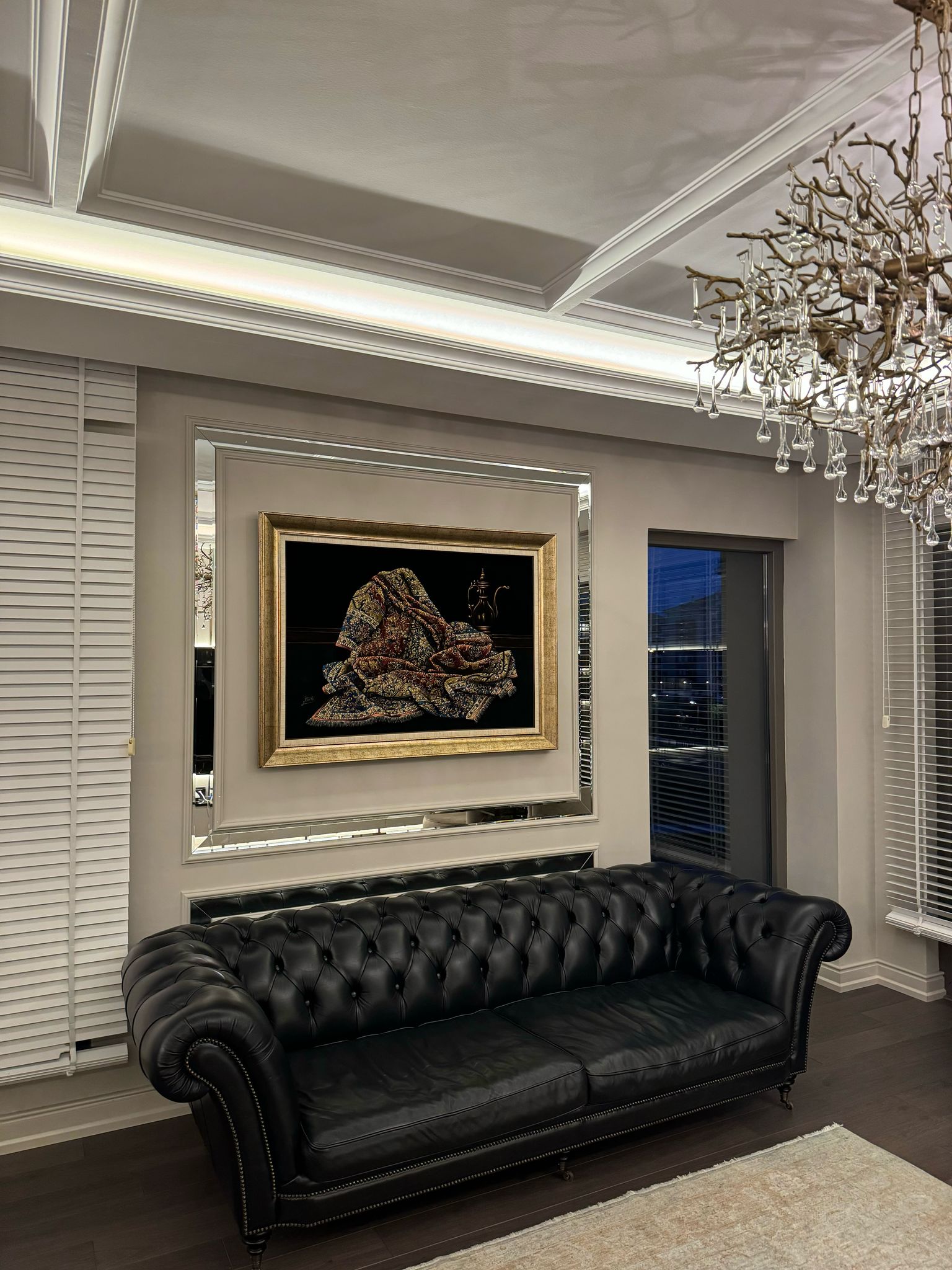 Sanat severimizin en güzel köşesinde yerini alan yağlı boya tablomuz. İyi günlerde kullanınız.
