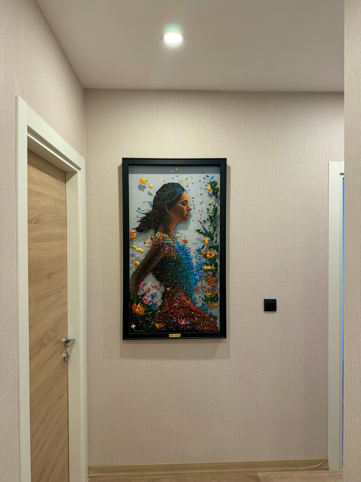 Sanat severimizin en güzel köşesinde yerini alan yağlı boya tablomuz. İyi günlerde kullanınız.