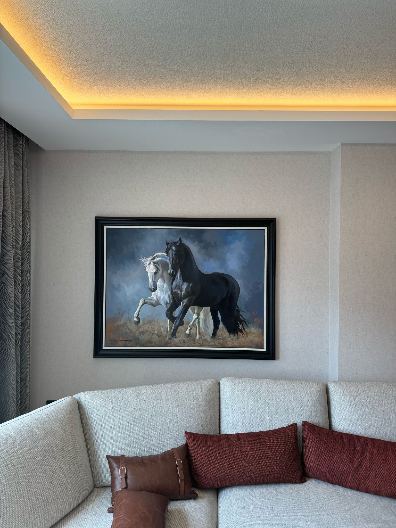 Sanat severimizin en güzel köşesinde yerini alan yağlı boya tablomuz. iyi günlerde kullanınız.